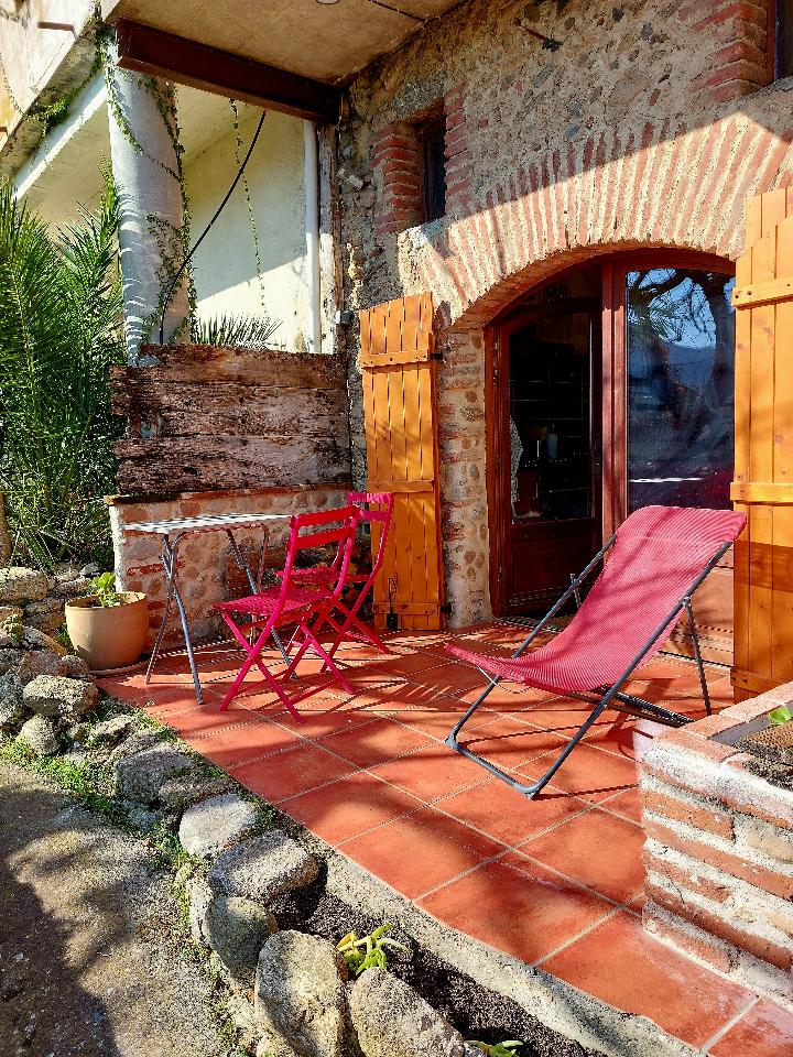 Logement GreenGo: Beau studio avec terrasse aux pieds des Albères