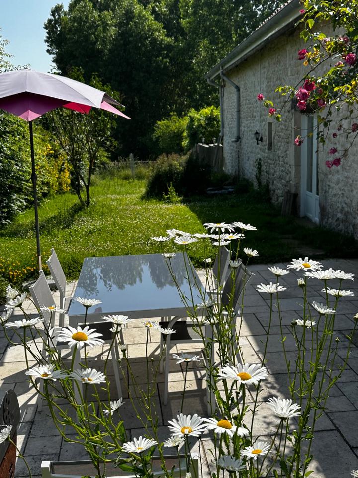 Logement GreenGo: Gîte Tourmaline pour 2 adultes (1-2 enfants), tout confort, salon-séjour lumineux tout en pierres - Image 4