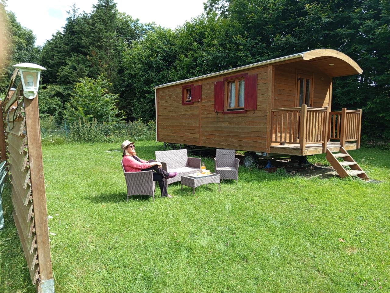 GreenGo Séjour en roulotte auprès des ânes en Normandie