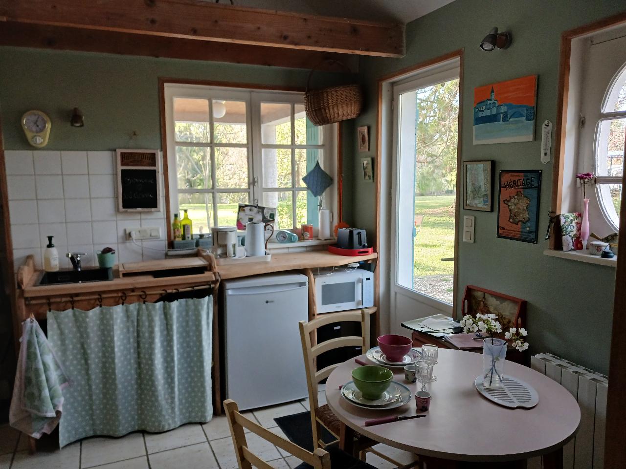 GreenGo La maisonnette vintage (et sa roulotte !) en bordure de rivière