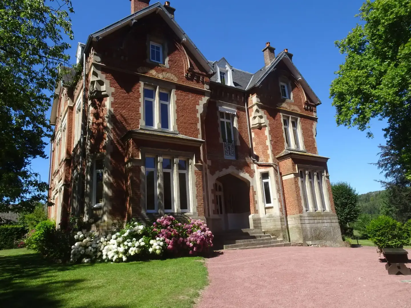 Château, Clos et Conciergerie