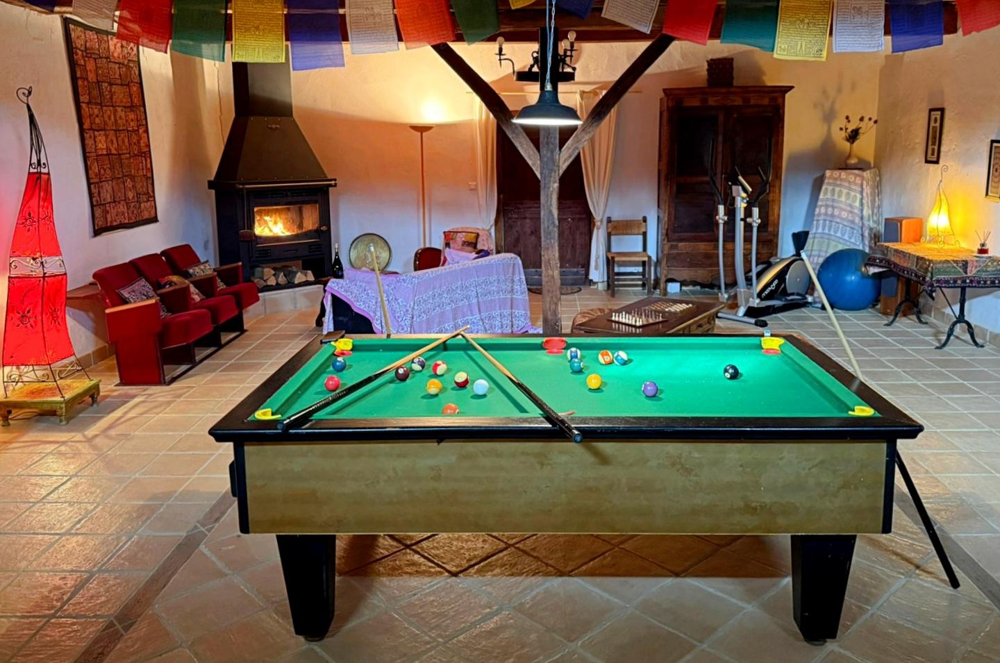 Grand gîte de charme avec billard, jardin et cheminée - idéal familles / amis - proche Canal du Midi