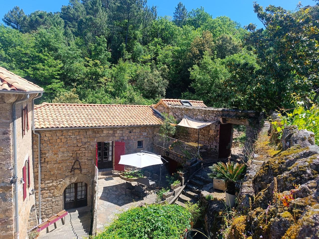 GreenGo Gîte Auvergne-Rhône-Alpes Gîte de groupe
