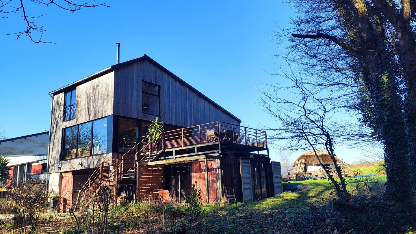 Hôte GreenGo: Maison et Container au pied des bois à 4 km du Port