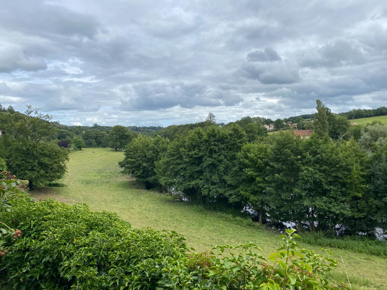 Une terrasse sur la Creuse
