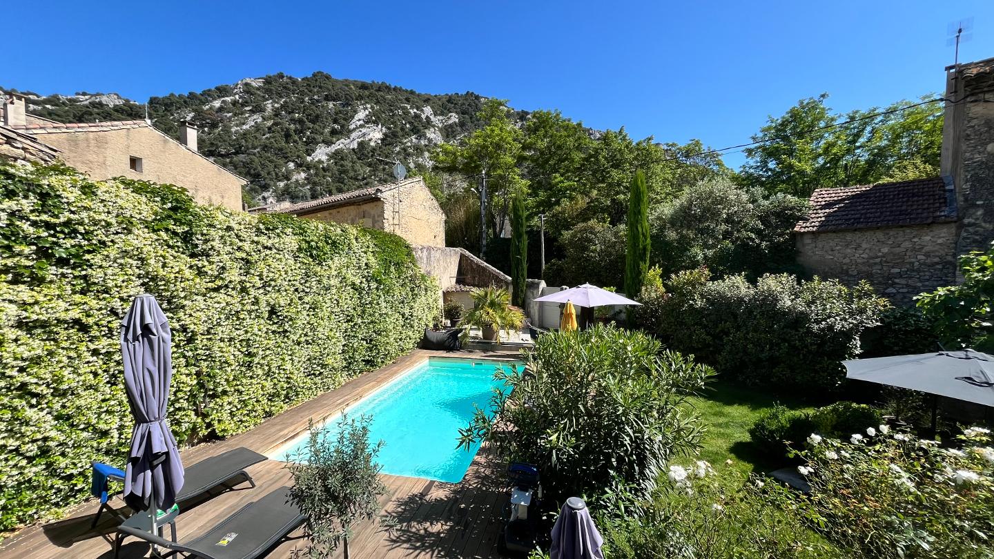 Hôte GreenGo: Le 52 en Provence - Chambres d’hôtes dans Authentique Mas de Village avec Piscine