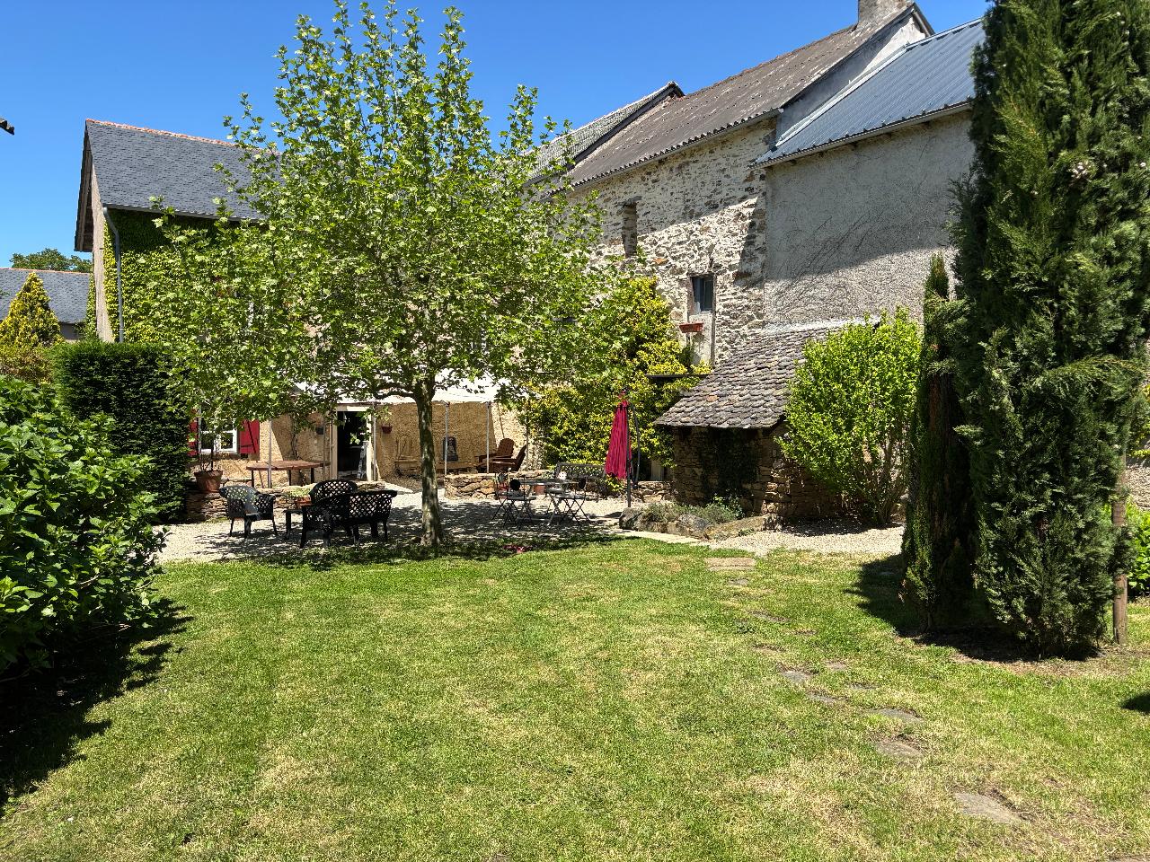 Maison de charme avec piscine privée et espace de loisirs et musique entre Albi et Rodez