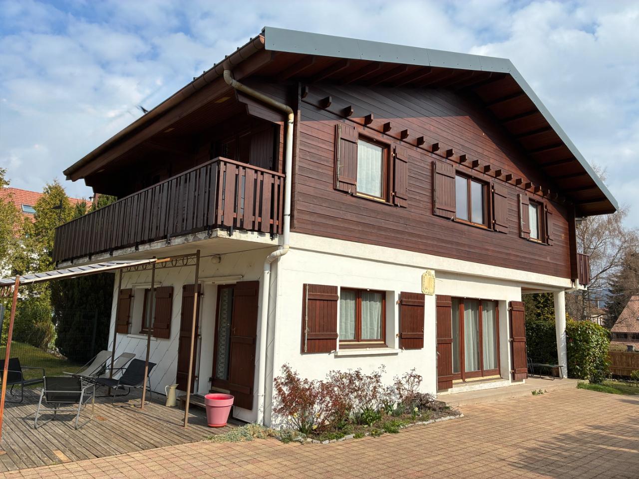 Chalet et appartements charmants avec piscine