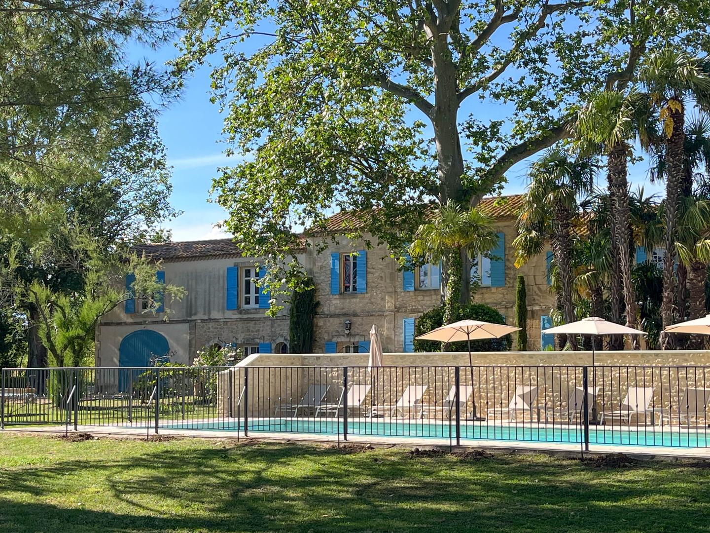 Mas Dou Rose, ferme avec piscine près des Alpilles