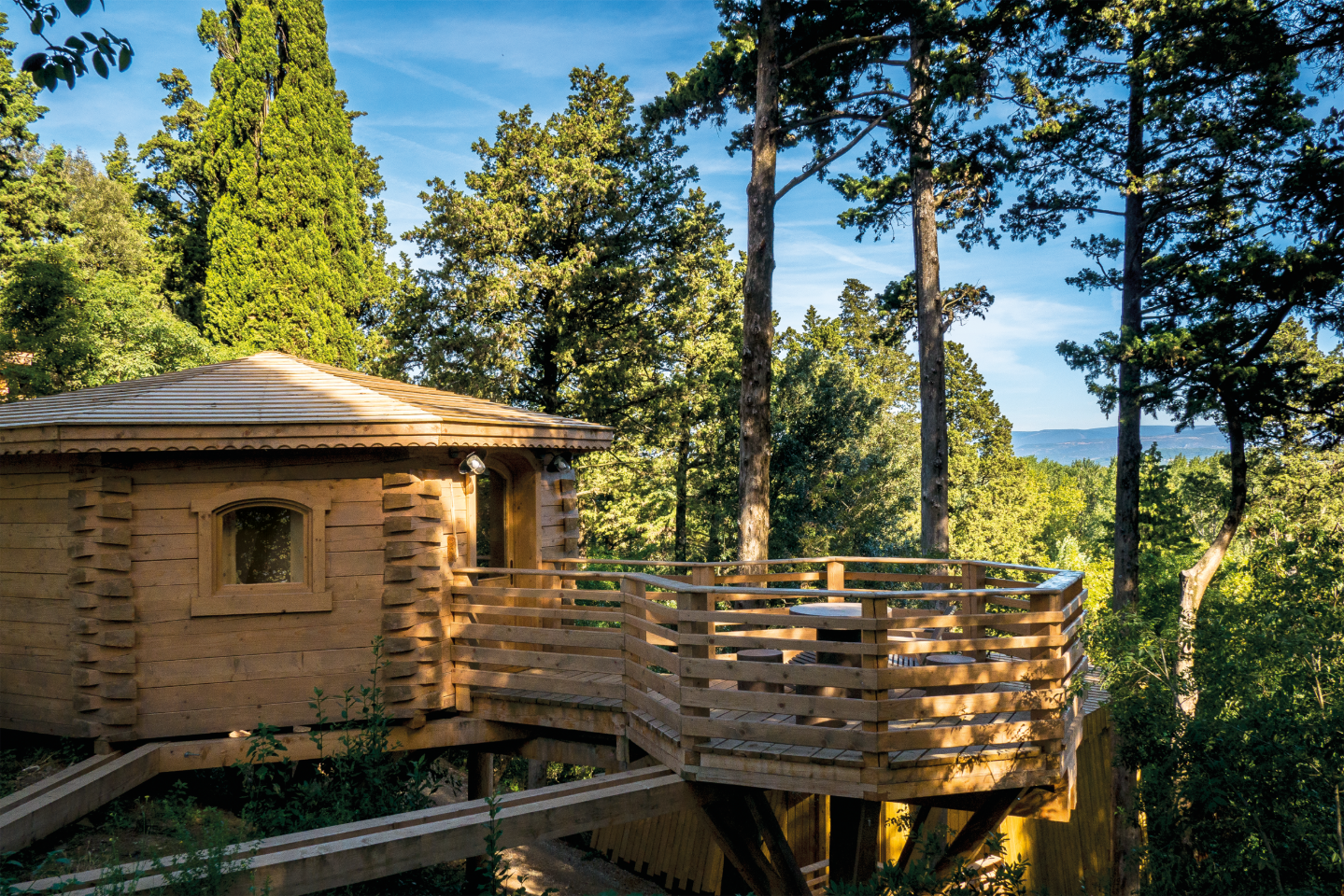 Les Cabanes dans les Bois