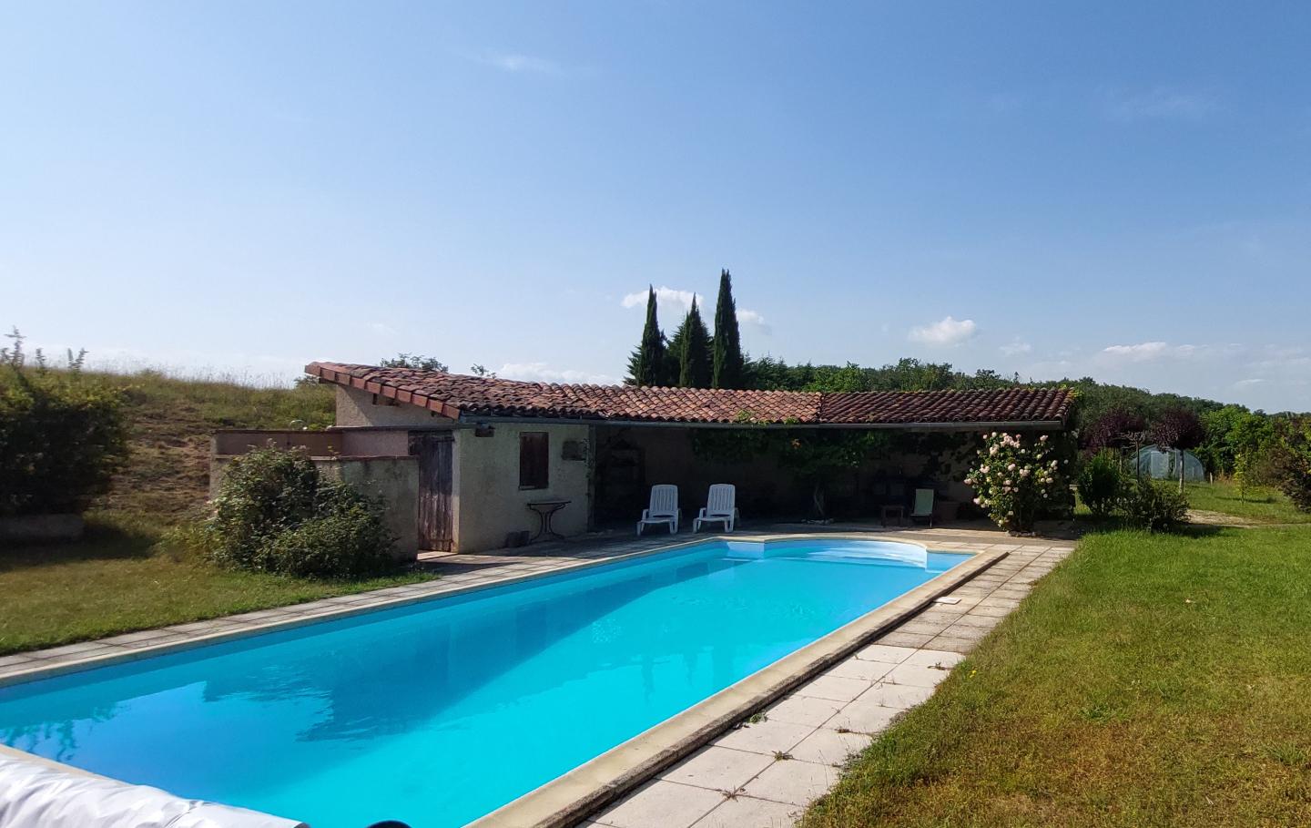 Belle piscine au calme avec vue