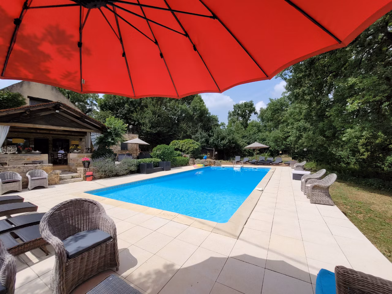 Profitez de la piscine partagée pour vous rafraîchir !