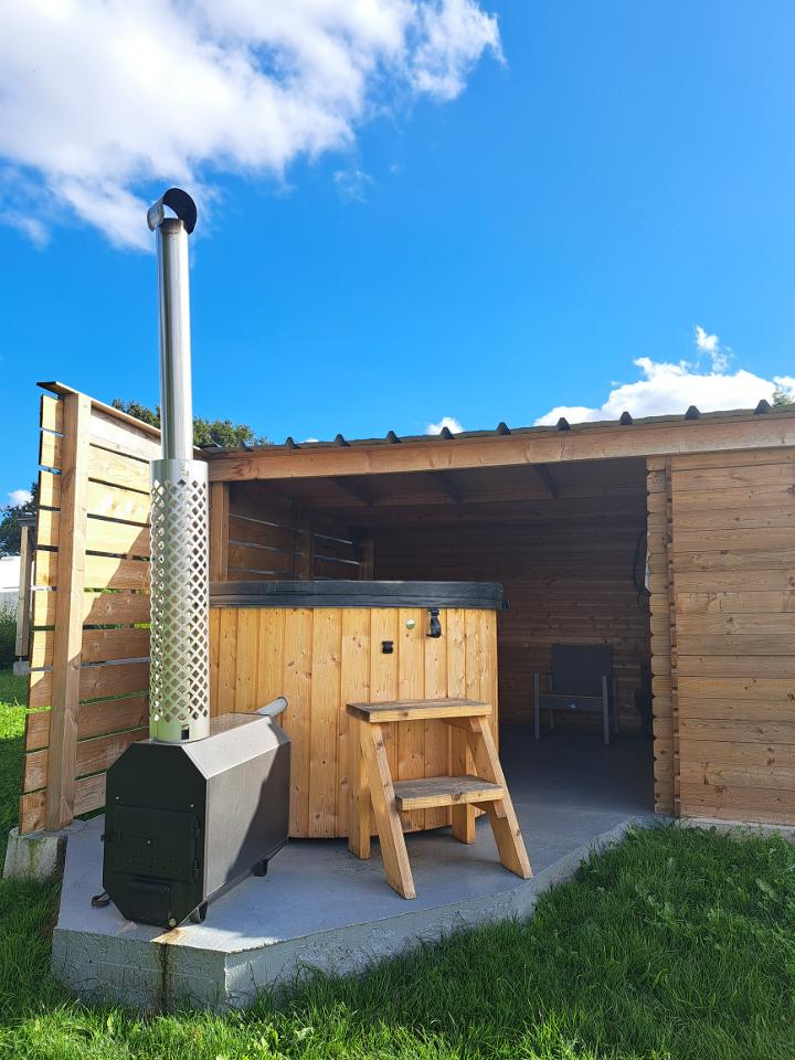 Bain nordique chauffé au feu de bois