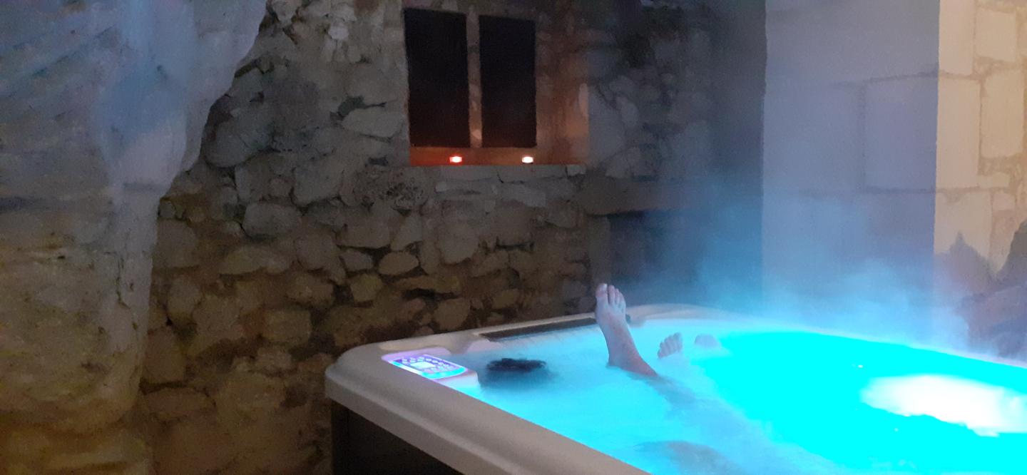 SPA Jacuzzi Troglodytique