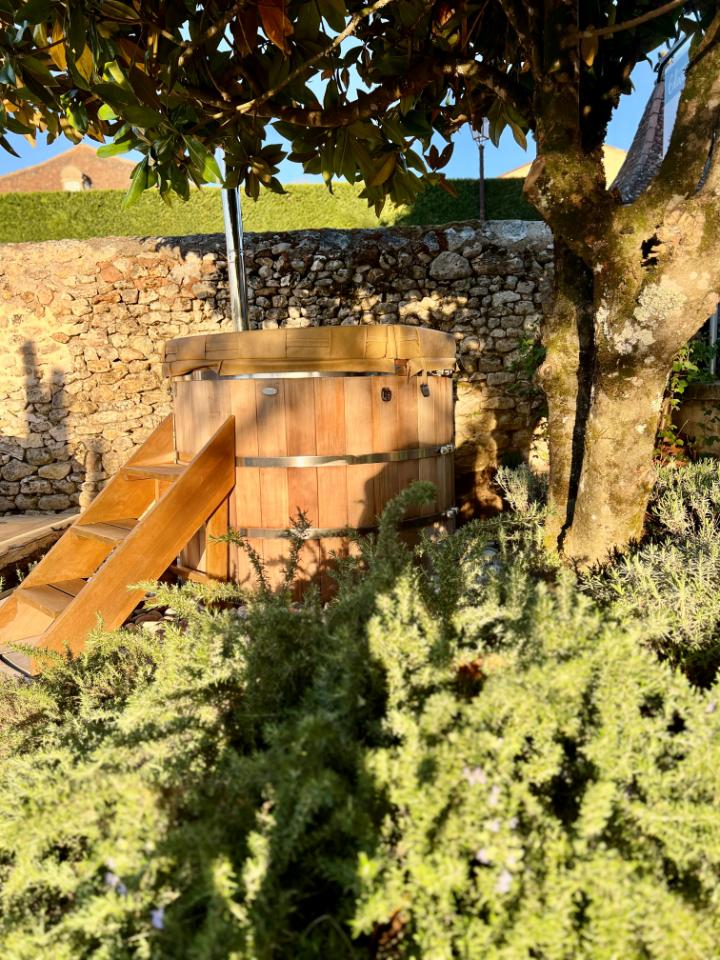 Bain nordique en bord de piscine