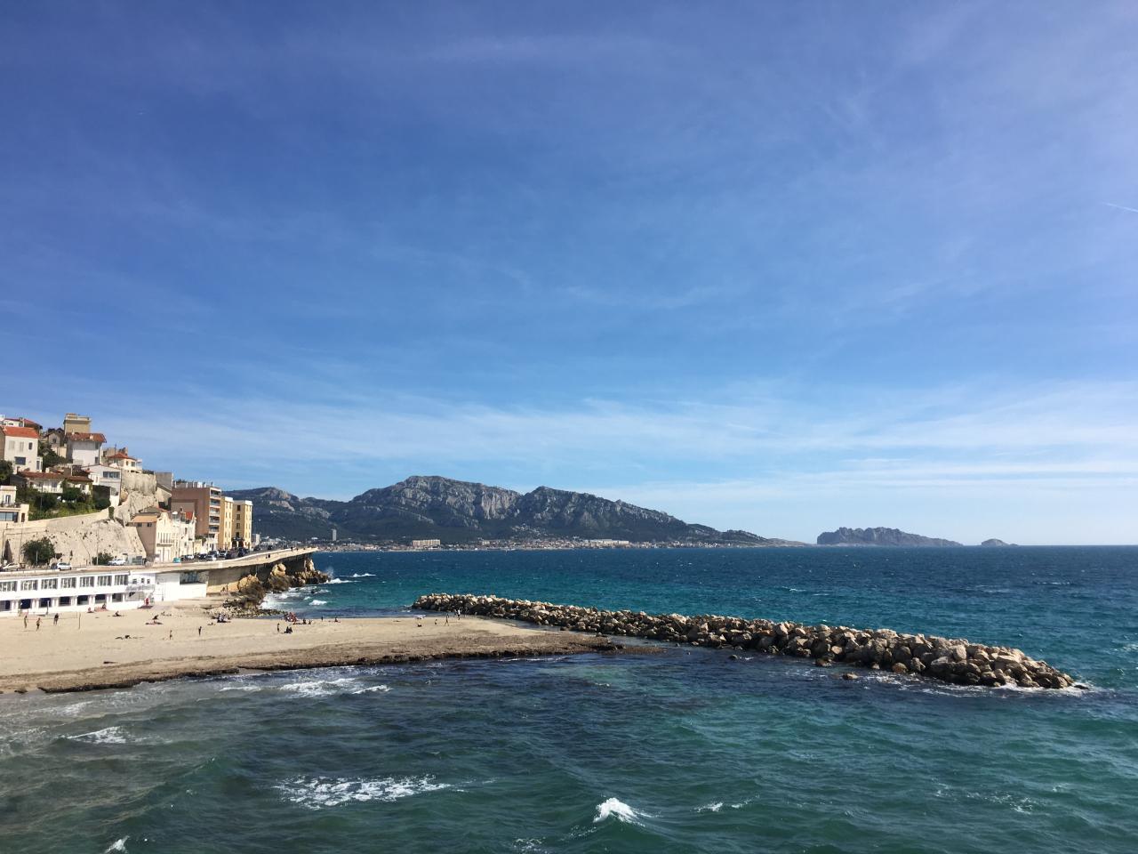 A 15 min à pied de la Plage des Prophètes (sur la corniche)
