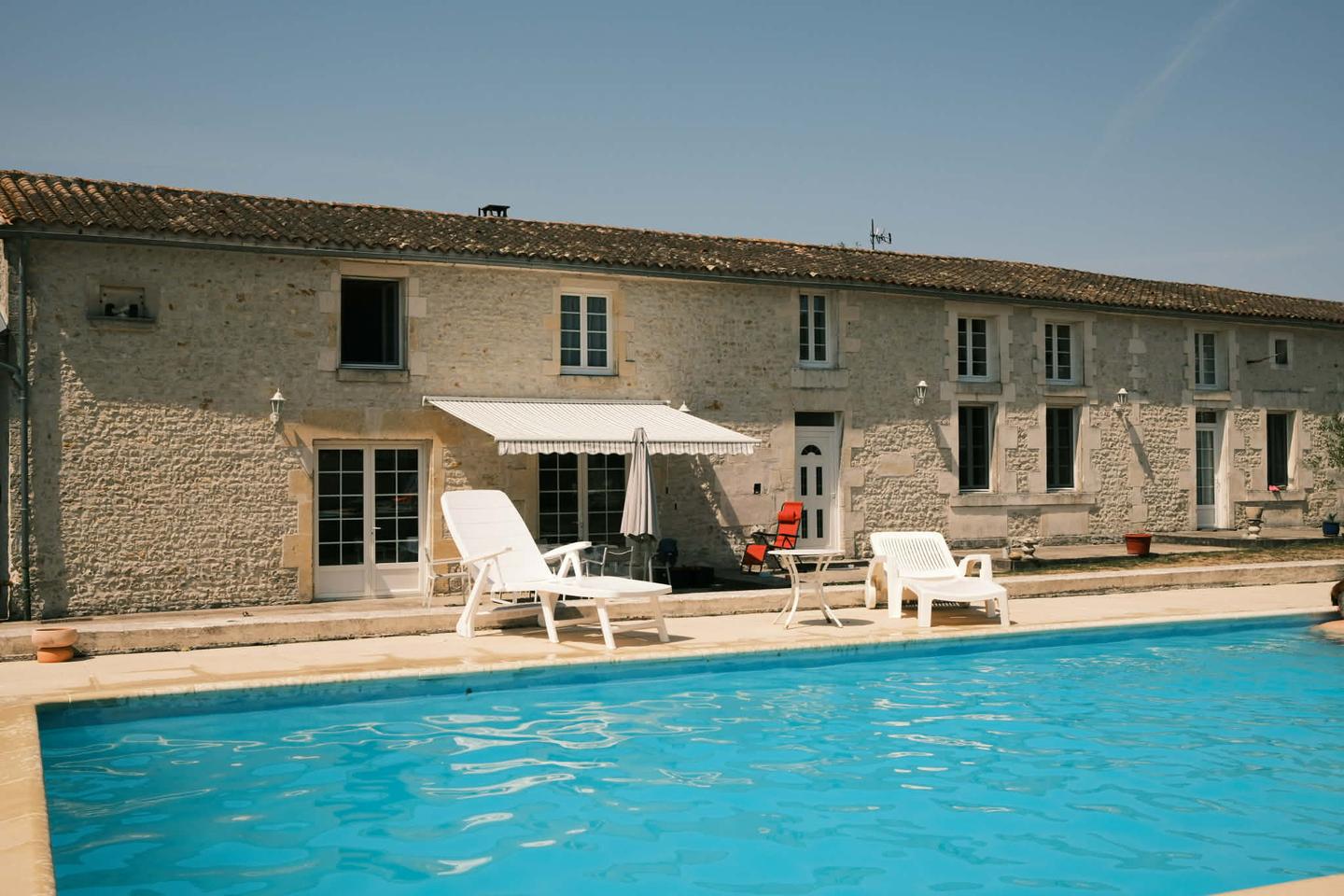Piscine à la belle saison