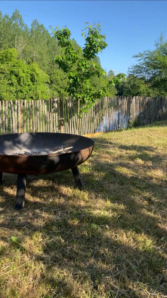 BRASERO : pour des sessions chamallows grillés ou un verre au pied du feu !