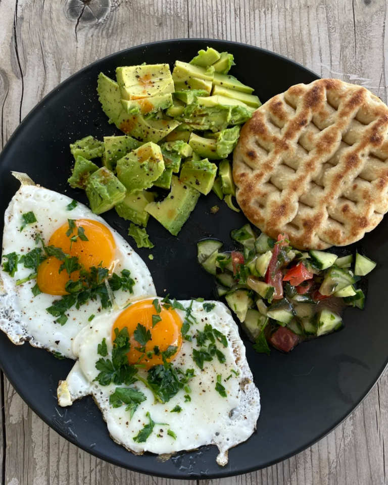 Petit-déjeuner en douceur ou plus copieux mais toujours sain, équilibré et local.