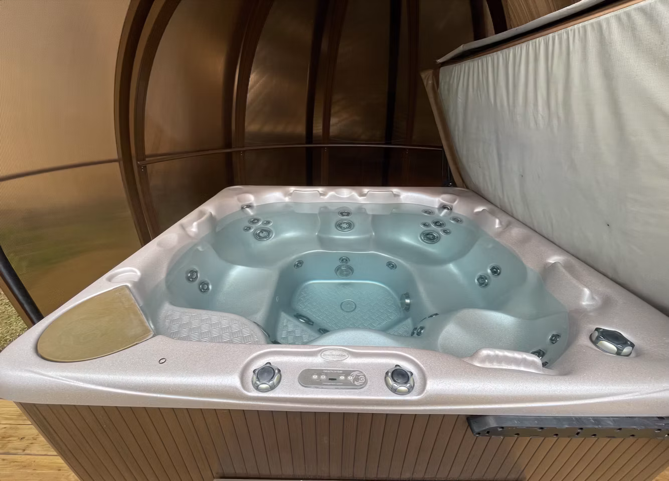 Profitez du jacuzzi pour déconnecter du rythme de la vie quotidienne