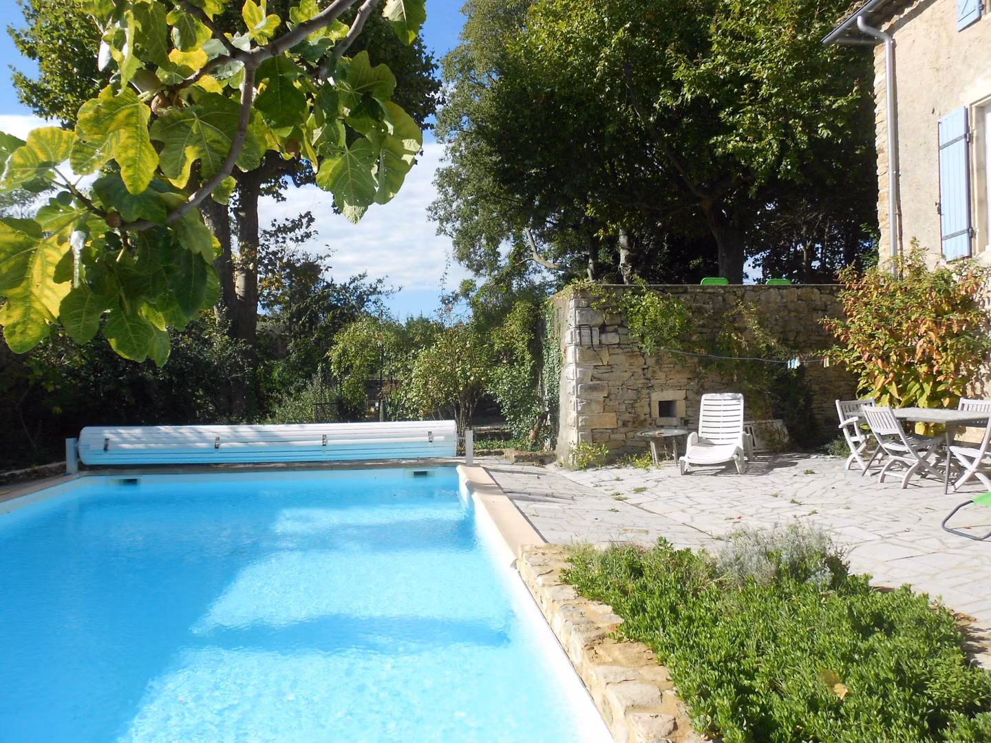 Piscine partagée pour tous, espace détente