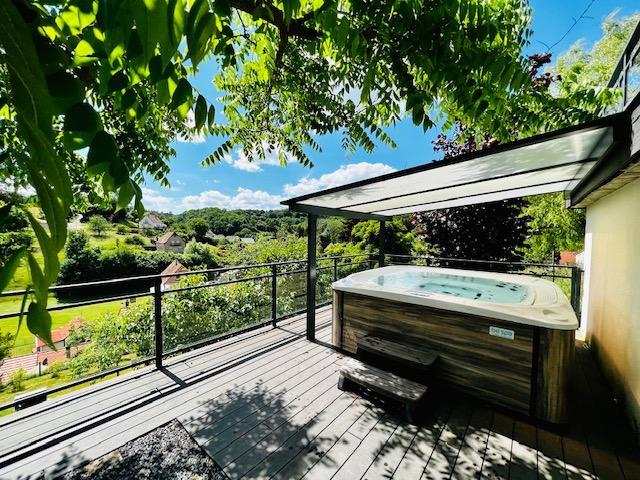 Jacuzzi intérieur et extérieur