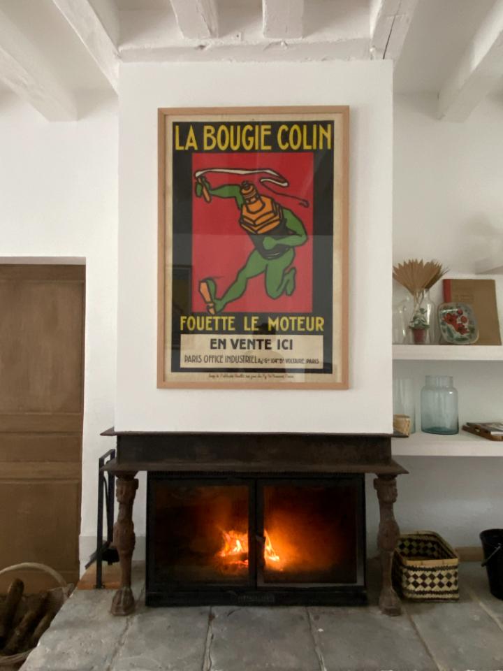 cheminée dans la cuisine + insert dans le salon