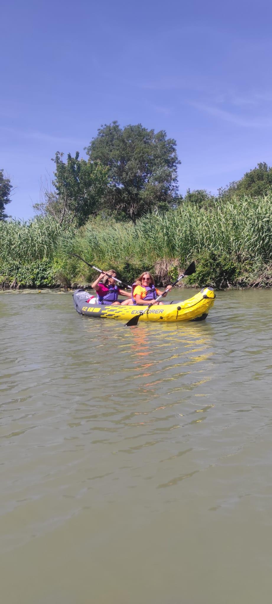 Je vous propose une option kayak pour profiter pleinement d’un moment nature et d’évasion sur l’eau.