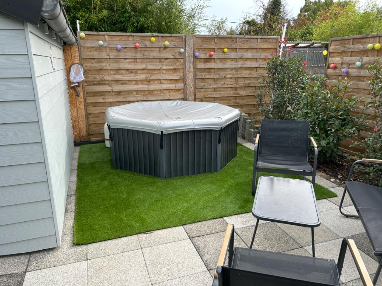 Relaxation dans le jacuzzi