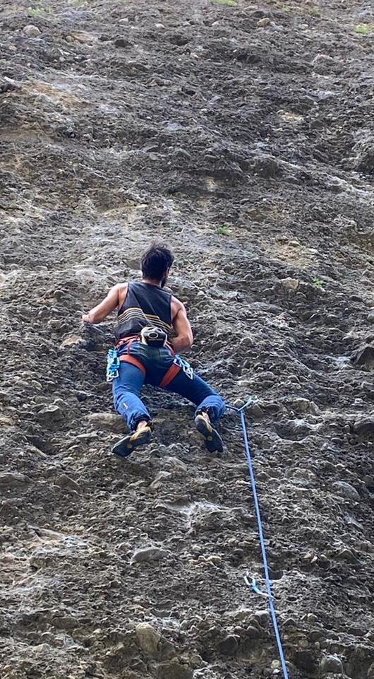 Escalade,Canyoning,Via-Ferrata, Initiation à la Randonnée, Nuit en Montagne&Feu de Bois