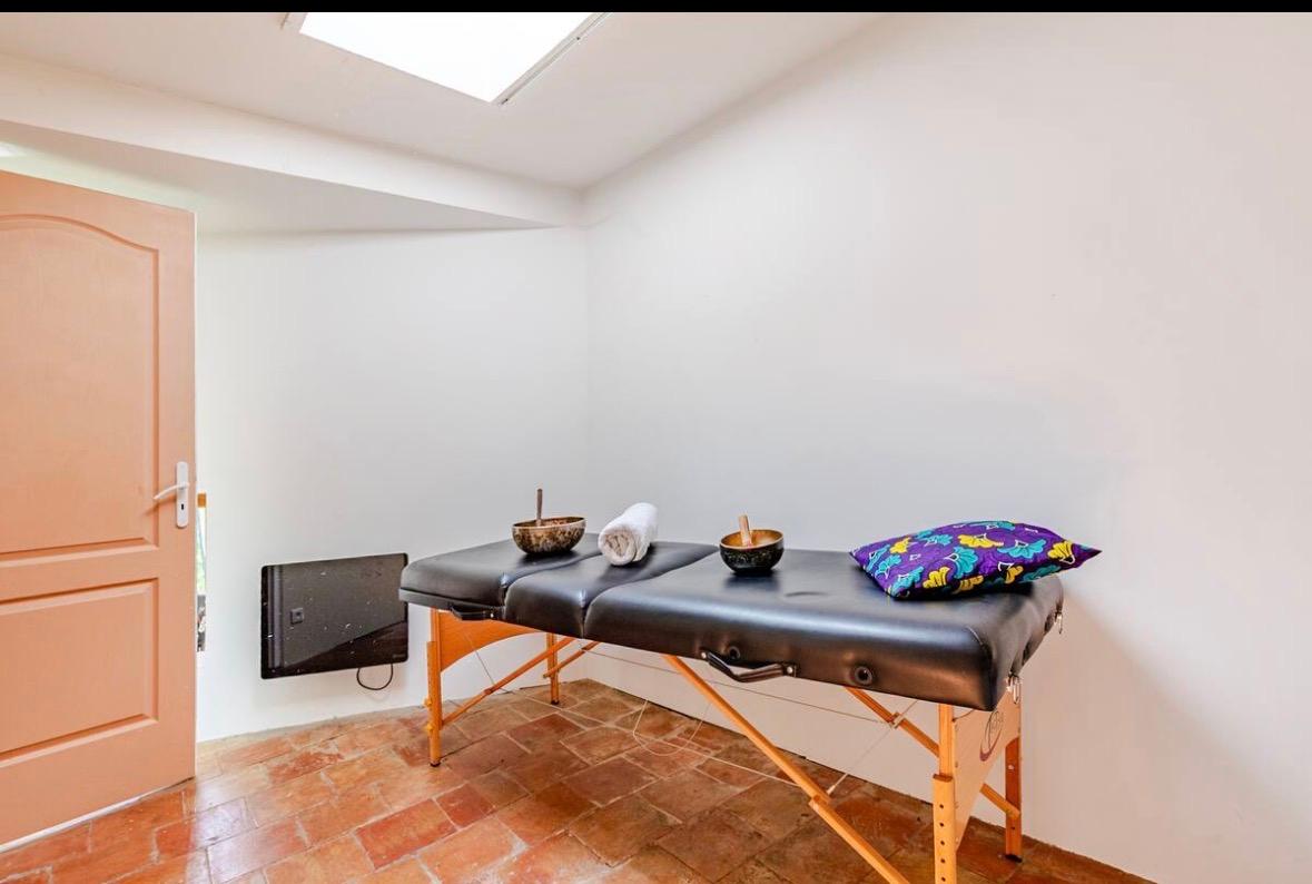 Massage and Healing sound bowl experience all at Vine House