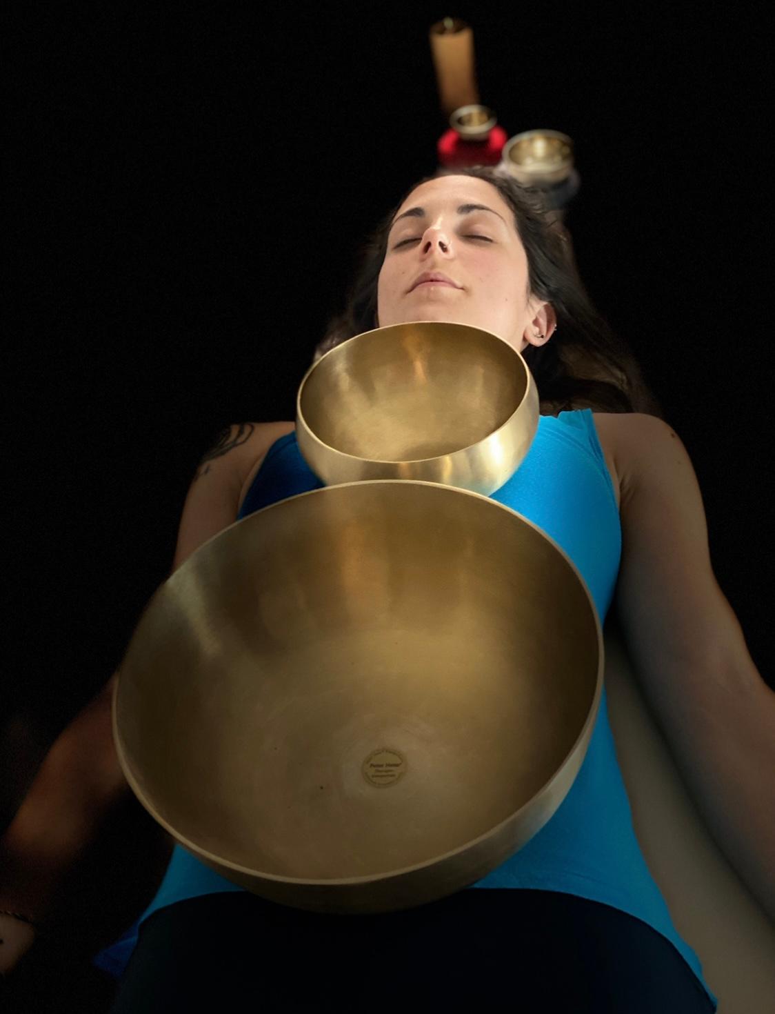 Massage de sonothérapie vibratoire en foret