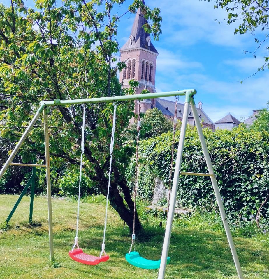 Balançoire et jeux extérieurs pour les enfants