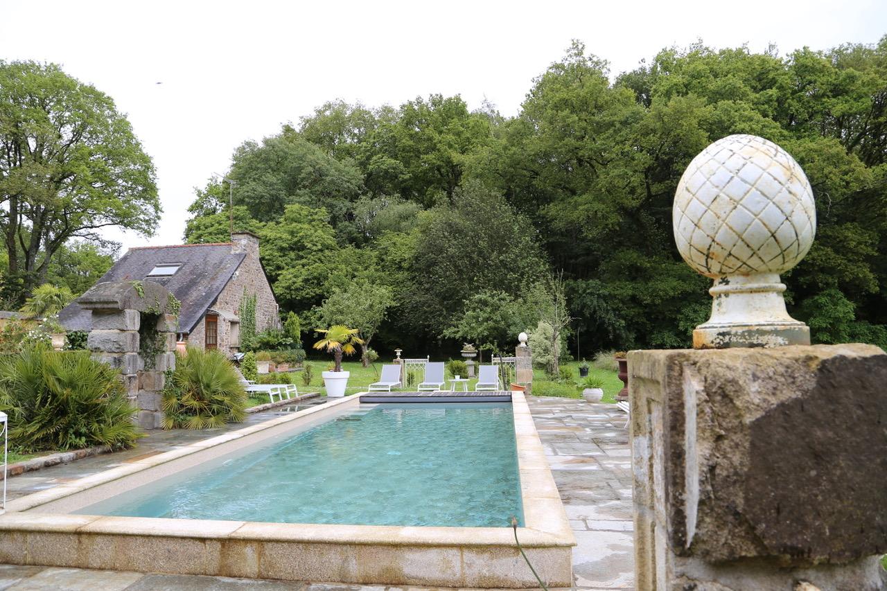 Amusez vous au bord de la piscine privative