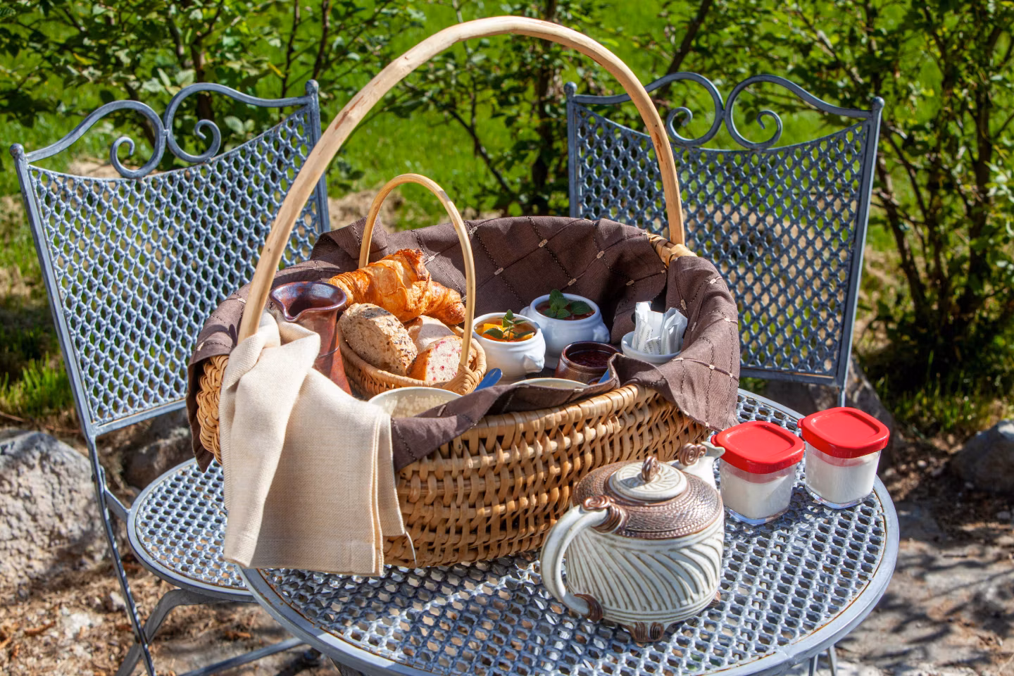 Petit-déjeuner en terrasse