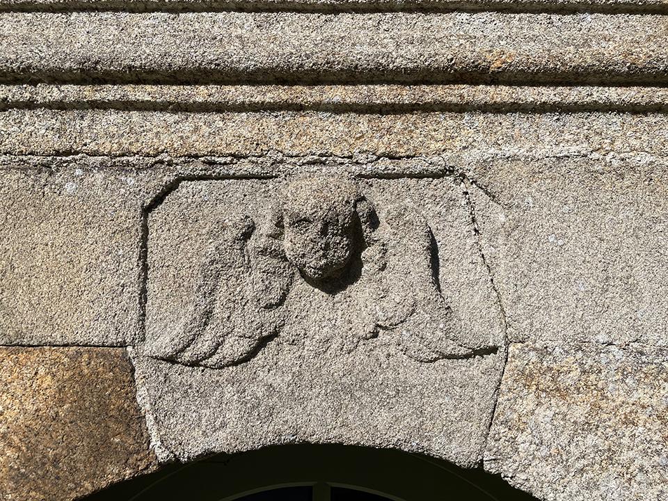 Lors de votre séjour, Blanche & Olaf vous propos une ballade historique (forfait 25€ à l’Association des Amis du Manoir) du domaine