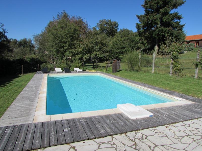 Piscine en été