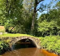 Deux randonnées au départ du gîte – Les Deux Vallées & La Vallée de la Tardes