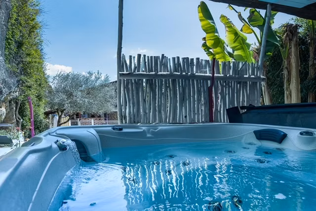 Spa extérieur privatif