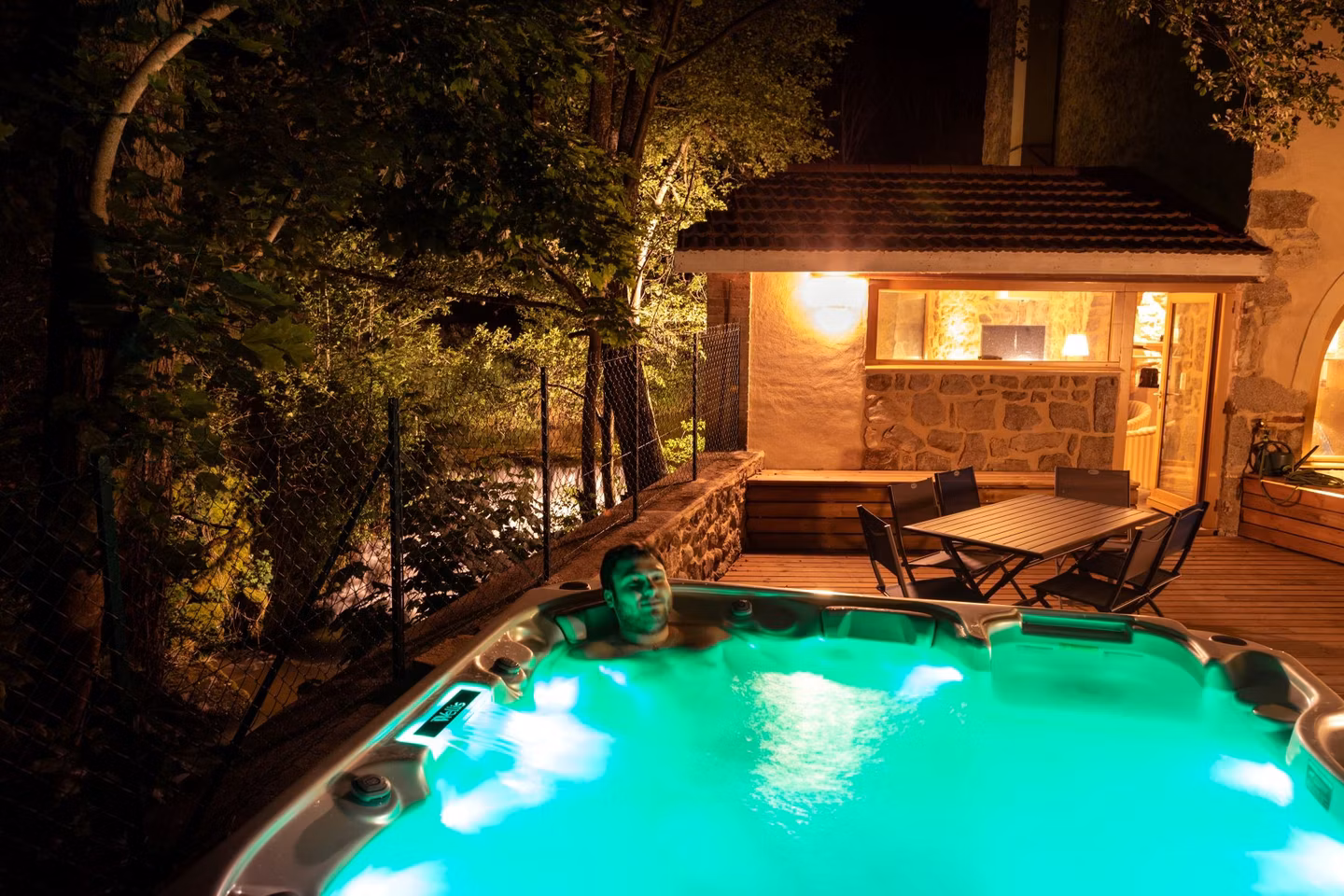 Jacuzzi privatif chauffé toute l'année