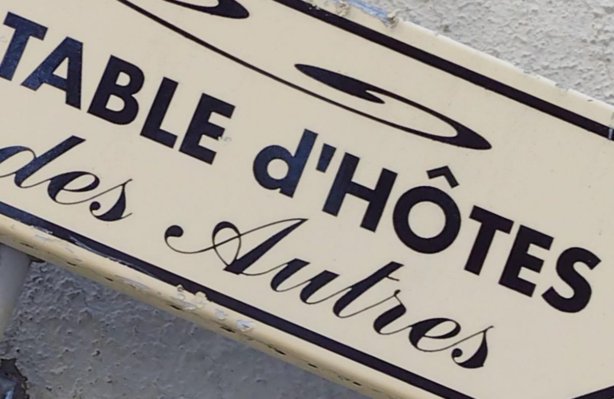 D'octobre à fin avril, réservez votre table d'hôtes 06 88 16 29 97