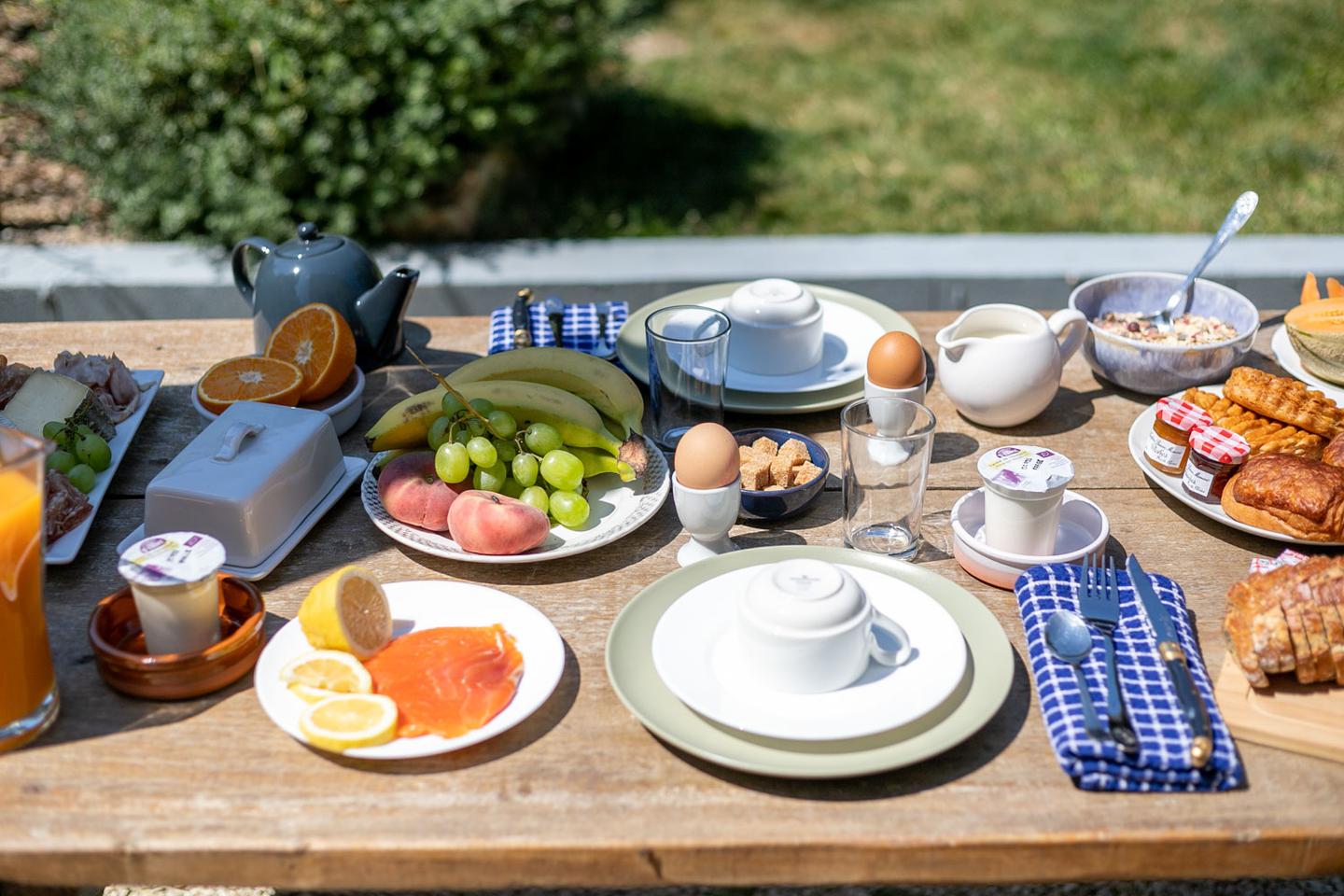 Apéros au jardin, au coucher du soleil