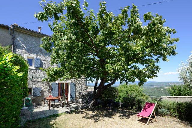 Logement GreenGo: Maison de village en Luberon au milieu des lavandes