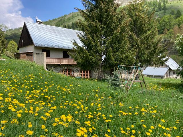 Logement GreenGo: Chalet la Rivine Authentique ferme savoyarde 15 à 25 couchages ,été hiver, proche piste ski Valloire