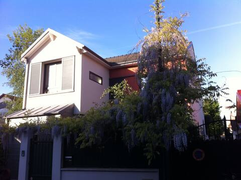 Grande Maison à Malakoff avec Joli Jardin