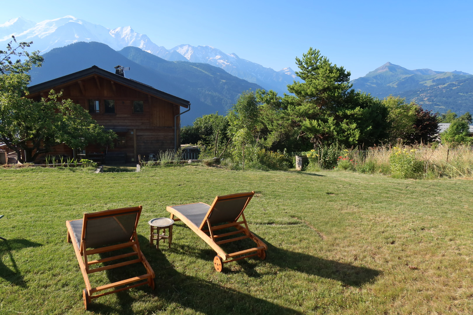 Chalet face au massif du Mont-Blanc