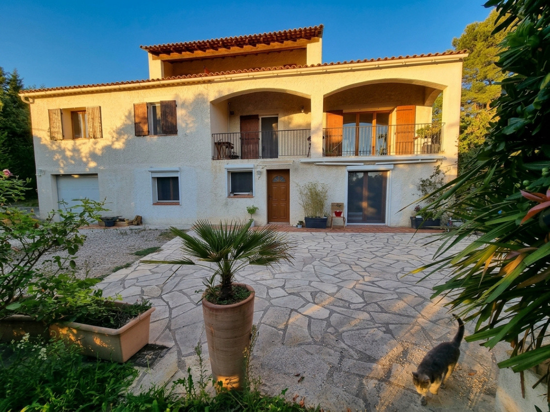 GreenGo Ecrin de verdure & oliviers — Rez-de-villa aixois avec piscine