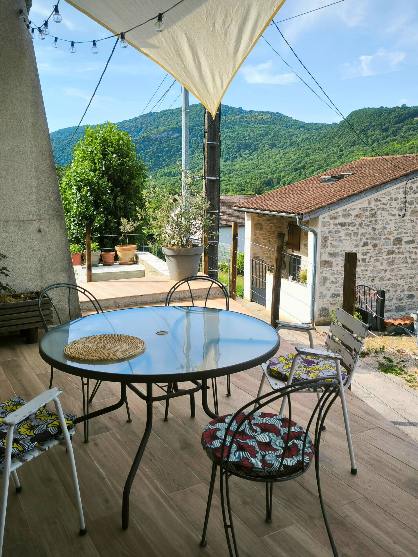 GreenGo Maison en pierre avec Mochi