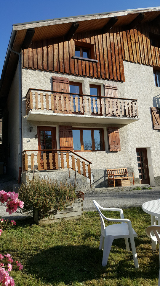 Chalet ancien dans village typique savoyard à Landry, entièrement rénové bois