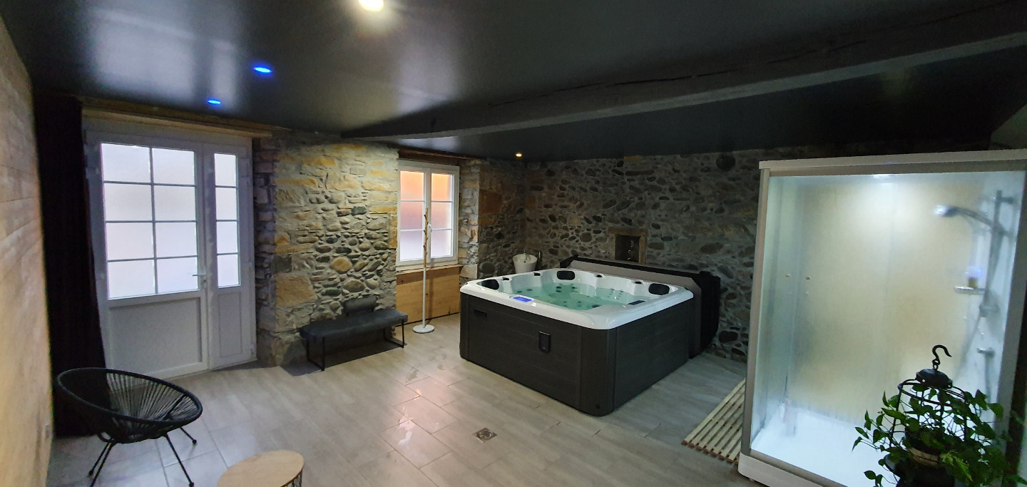 GreenGo Château d'Espalungue , piscine et Spa
